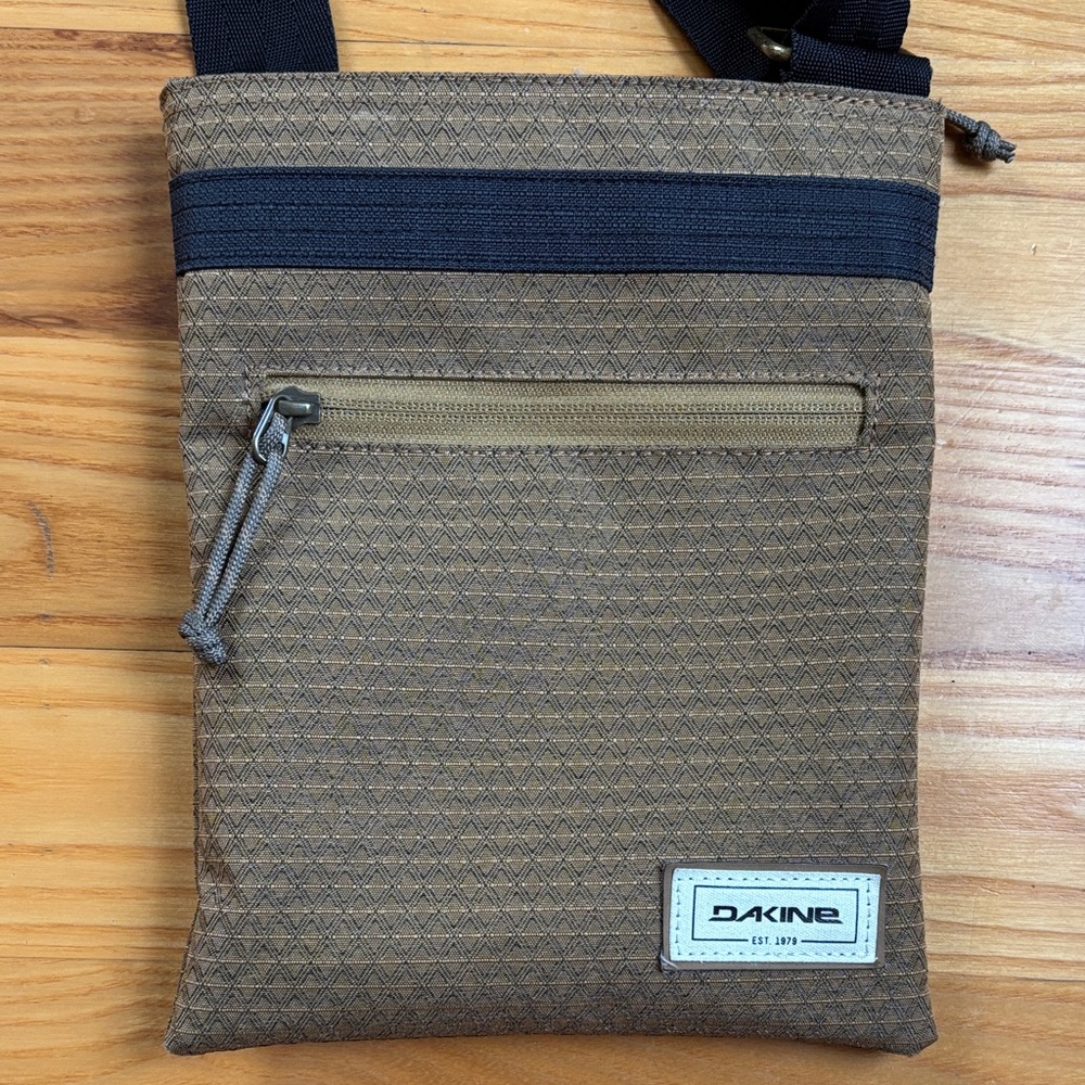 Dakine Tan and Black Messenger Bag